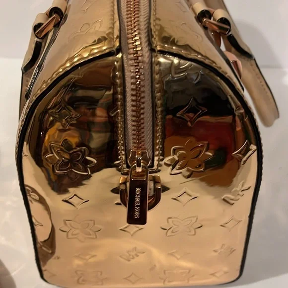 100% Authentic Michael Kors Rose Gold Color Handba - Picture 14 of 14